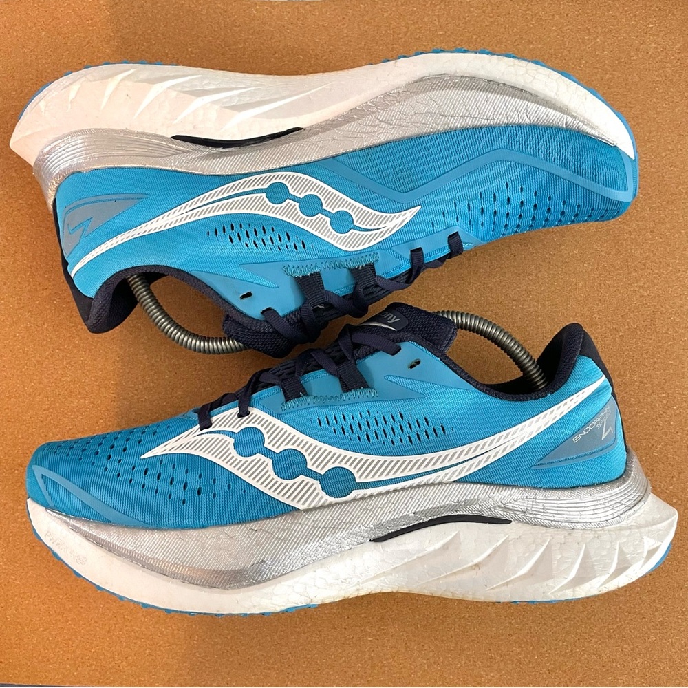 Mens 2024 Saucony endorphin speed 4 size 10